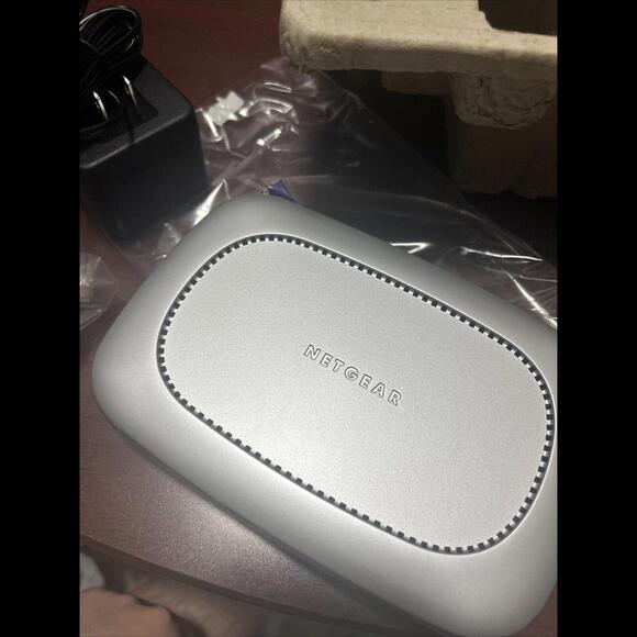 Netgear RP614 100 Mbps 4-Port 10/100 Wired Router - Picture 2 of 5